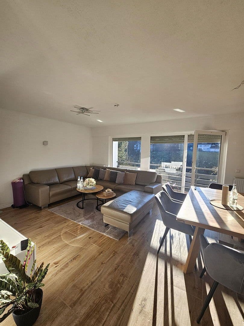 Prodej domu 120 m², pozemek 470 m², Esslingen am Neckar, Bádensko-Württembersko Prodej domu 120 m², pozemek 470 m², Esslingen am Neckar, Bádensko-Württembersko