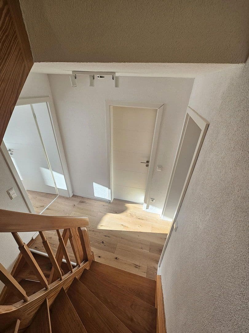 Prodej domu 120 m², pozemek 470 m², Esslingen am Neckar, Bádensko-Württembersko Prodej domu 120 m², pozemek 470 m², Esslingen am Neckar, Bádensko-Württembersko