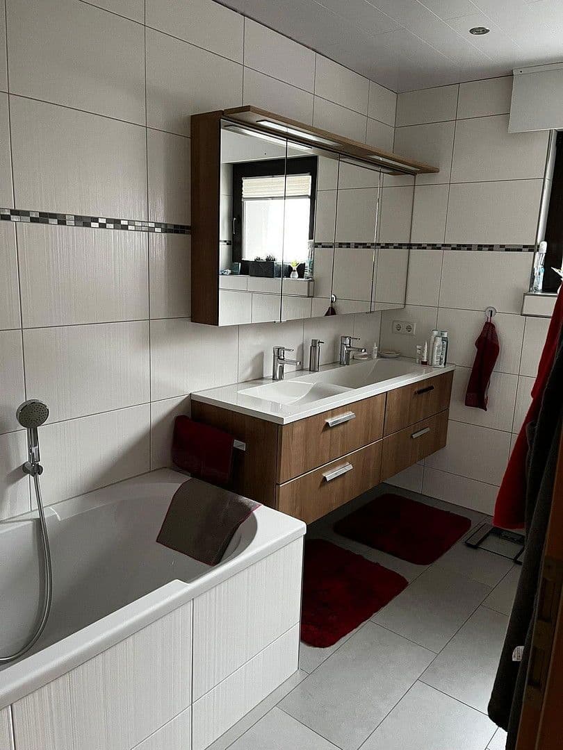 Prodej domu 174 m², pozemek 608 m², Schwerte, Severní Porýní-Vestfálsko Prodej domu 174 m², pozemek 608 m², Schwerte, Severní Porýní-Vestfálsko