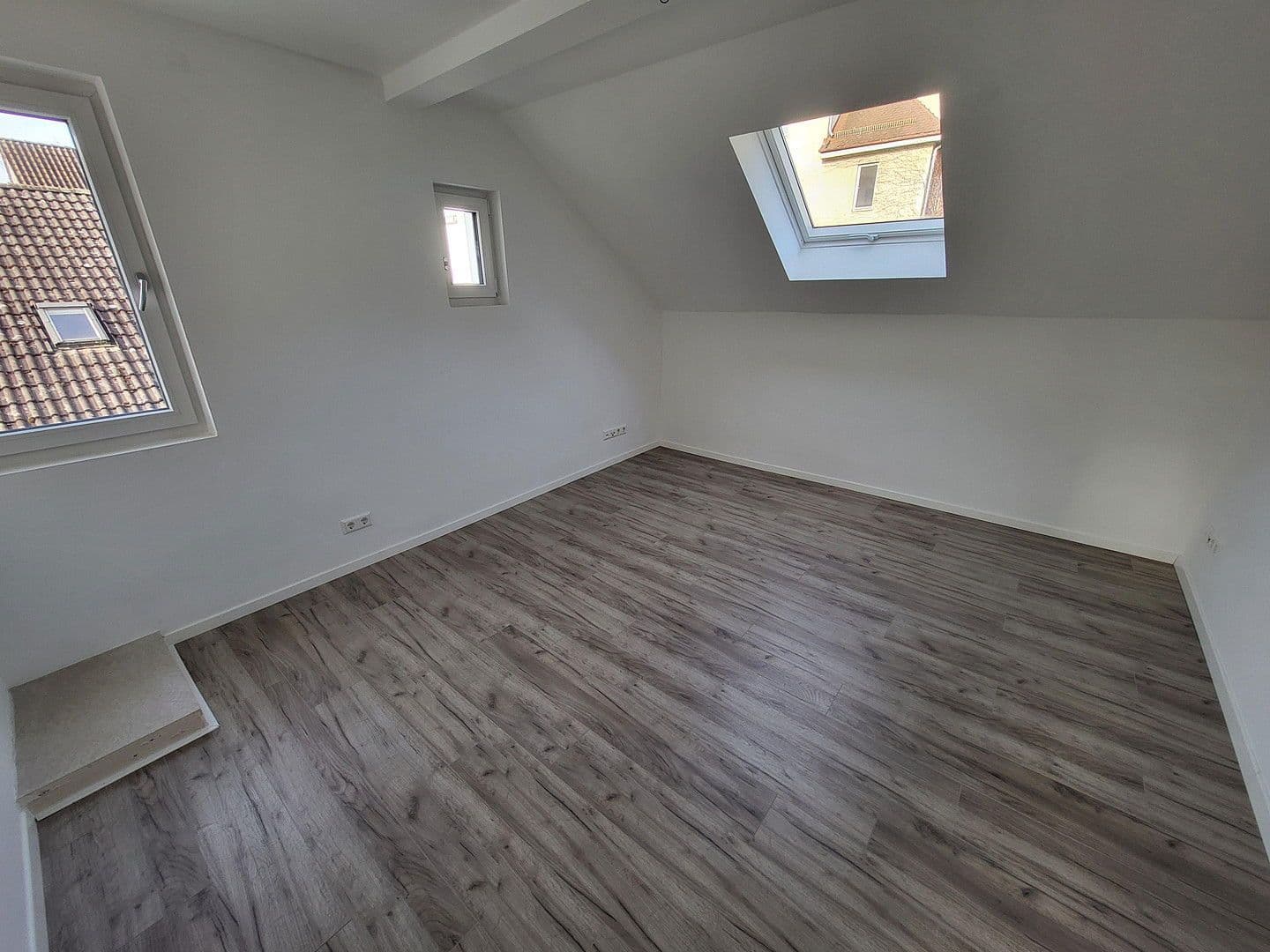 Pronájem bytu 3+1 53 m², Keplerstr. 12, Tübingen, Bádensko-Württembersko Pronájem bytu 3+1 53 m², Keplerstr. 12, Tübingen, Bádensko-Württembersko