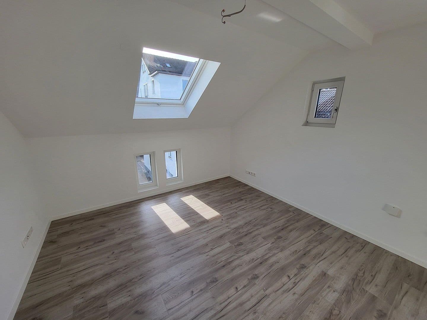 Pronájem bytu 3+1 53 m², Keplerstr. 12, Tübingen, Bádensko-Württembersko Pronájem bytu 3+1 53 m², Keplerstr. 12, Tübingen, Bádensko-Württembersko