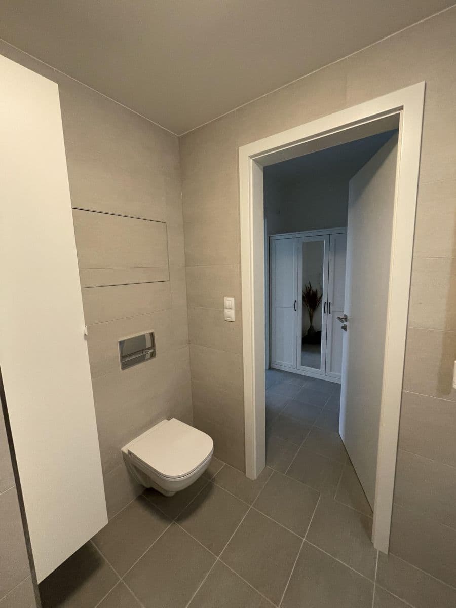 Pronájem bytu 1+kk 44 m², Olgy Havlové, Praha, Praha Pronájem bytu 1+kk 44 m², Olgy Havlové, Praha, Praha