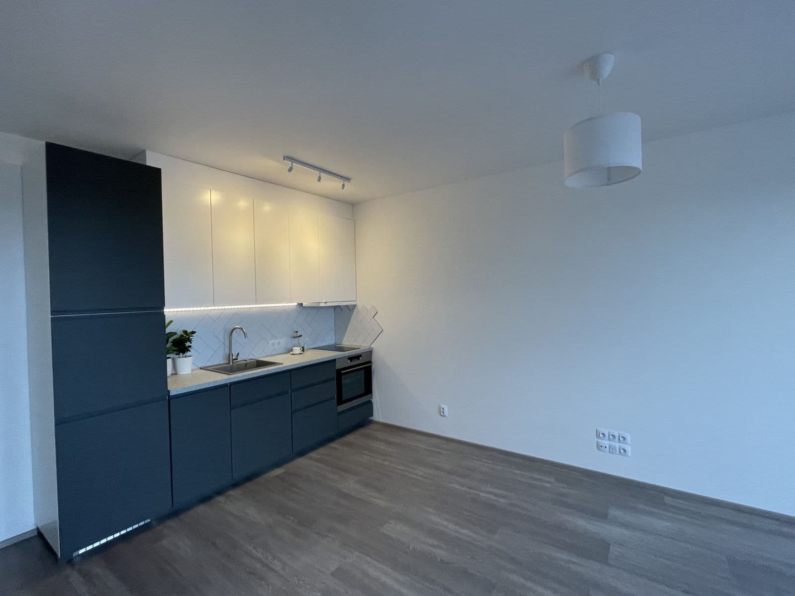 Pronájem bytu 1+kk 44 m², Olgy Havlové, Praha, Praha Pronájem bytu 1+kk 44 m², Olgy Havlové, Praha, Praha