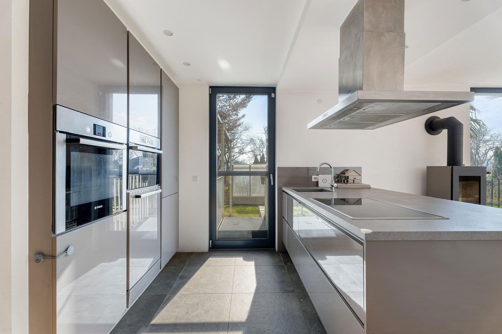 Prodej domu 210 m², pozemek 464 m², Allensbach, Bádensko-Württembersko Prodej domu 210 m², pozemek 464 m², Allensbach, Bádensko-Württembersko