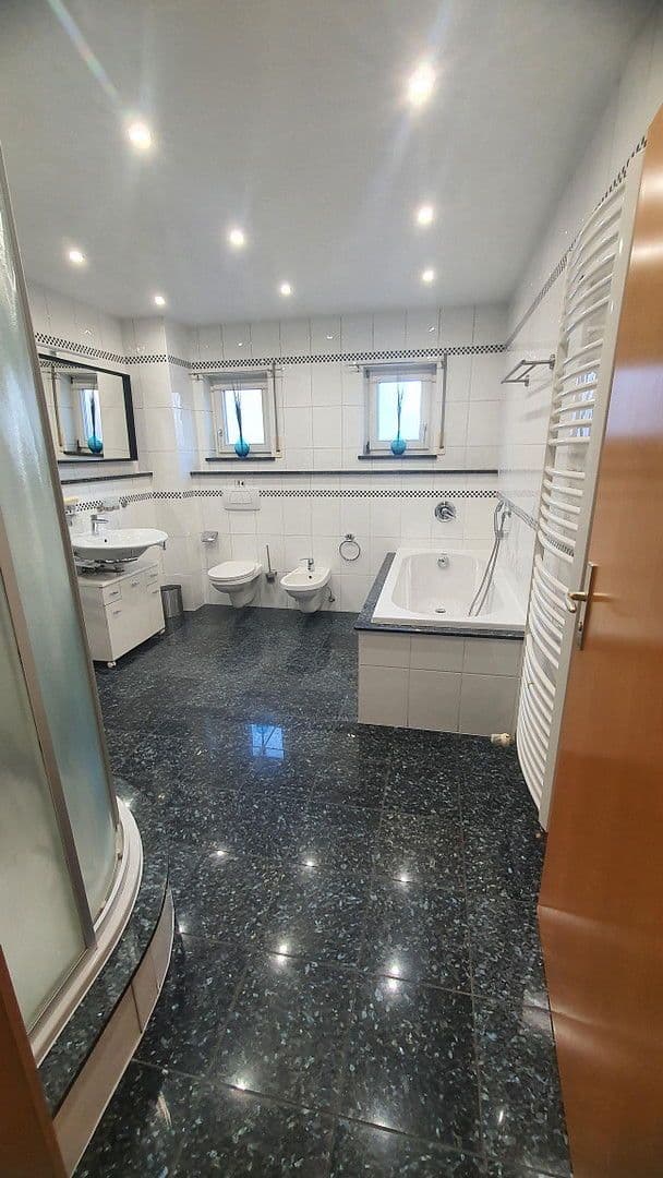 Prodej bytu 5+1 135 m², Ludwigshafen, Porýní-Falc Prodej bytu 5+1 135 m², Ludwigshafen, Porýní-Falc