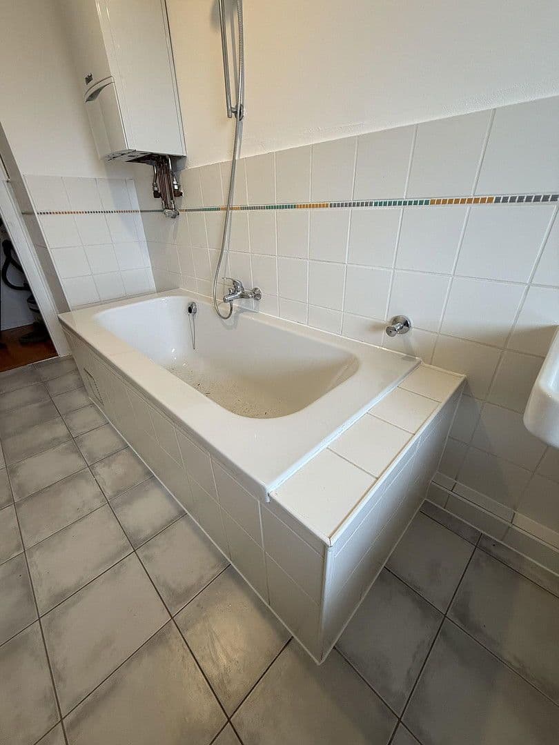 Pronájem bytu 4+1 120 m², Bucher Straße 97, Nürnberg, Bavorsko Pronájem bytu 4+1 120 m², Bucher Straße 97, Nürnberg, Bavorsko