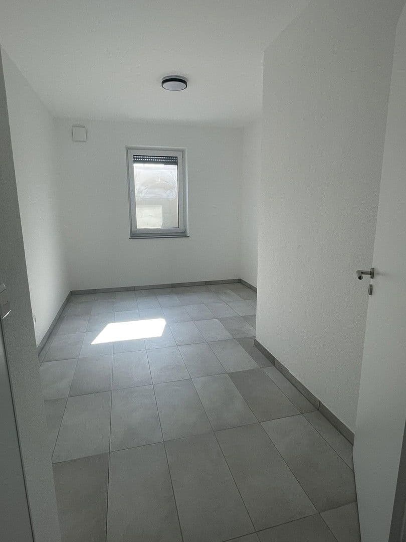 Pronájem bytu 3+1 72 m², Burgstetten, Bádensko-Württembersko Pronájem bytu 3+1 72 m², Burgstetten, Bádensko-Württembersko