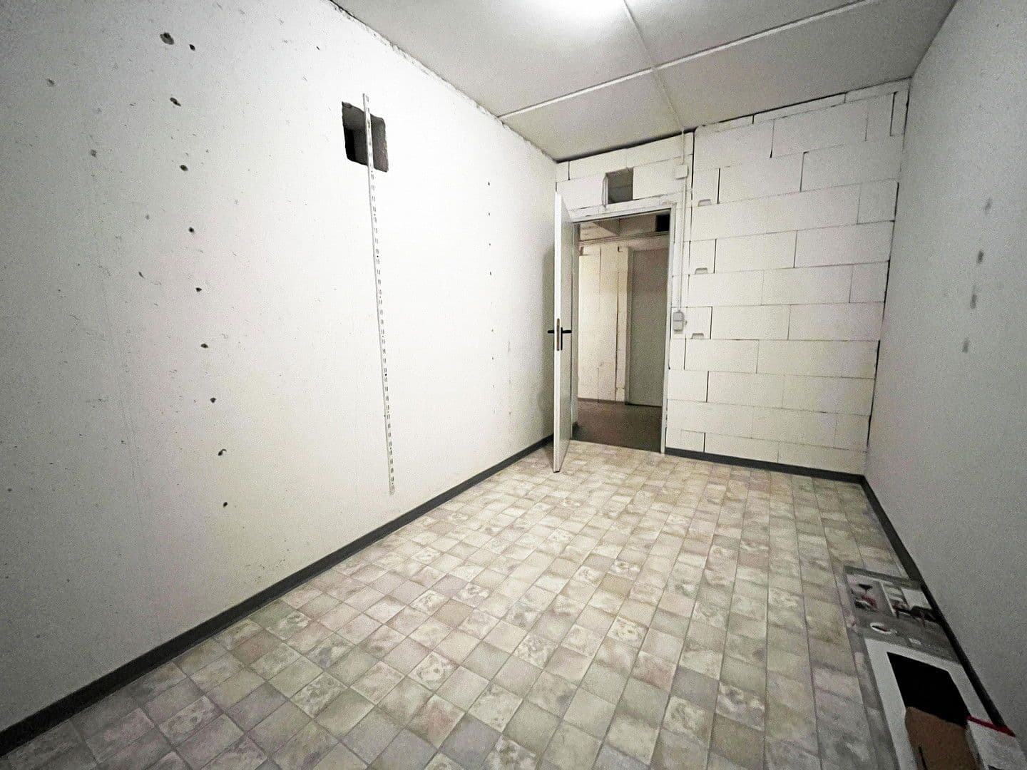 Pronájem bytu 1+kk 36 m², Bietigheim-Bissingen, Bádensko-Württembersko Pronájem bytu 1+kk 36 m², Bietigheim-Bissingen, Bádensko-Württembersko