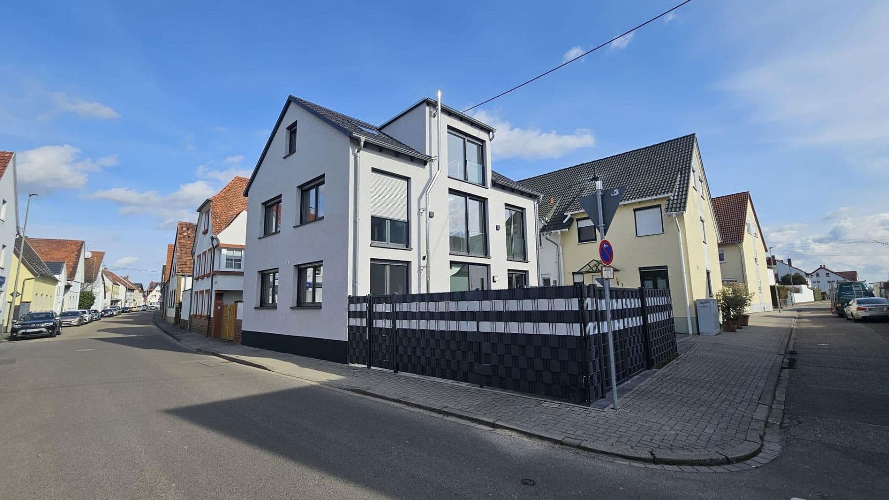 Prodej domu 167 m², pozemek 163 m², Speyerer Straße 25, Neuhofen, Porýní-Falc Prodej domu 167 m², pozemek 163 m², Speyerer Straße 25, Neuhofen, Porýní-Falc