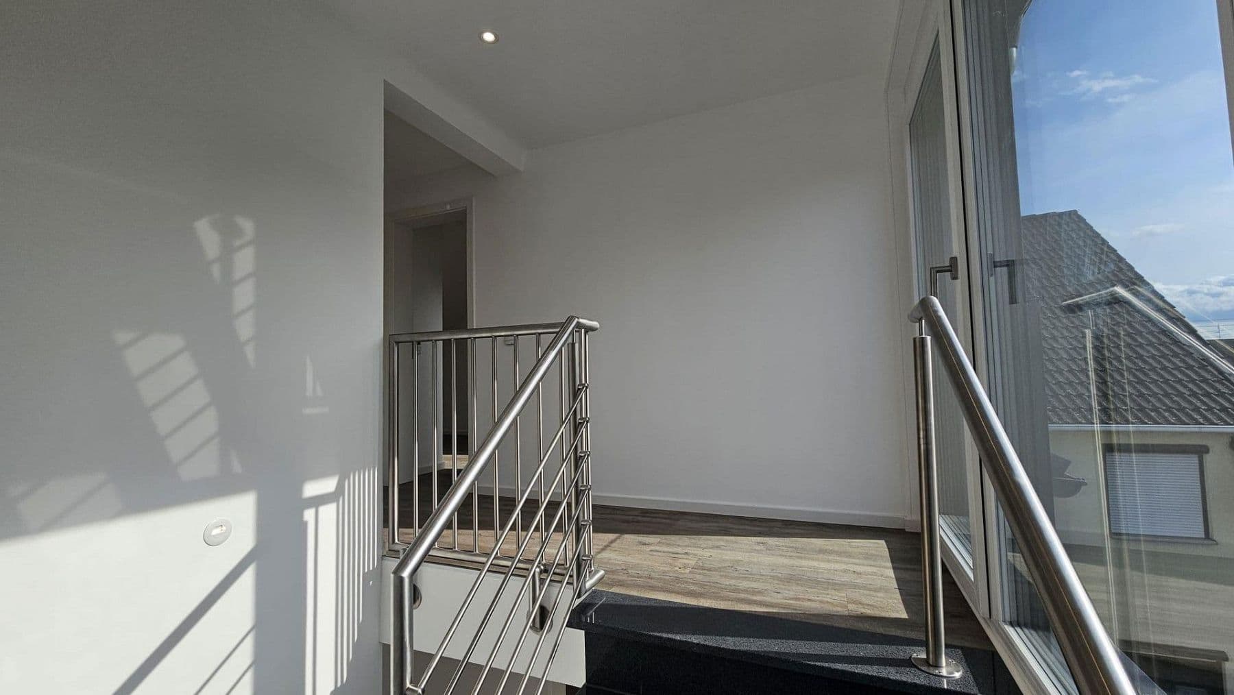 Prodej domu 167 m², pozemek 163 m², Speyerer Straße 25, Neuhofen, Porýní-Falc Prodej domu 167 m², pozemek 163 m², Speyerer Straße 25, Neuhofen, Porýní-Falc