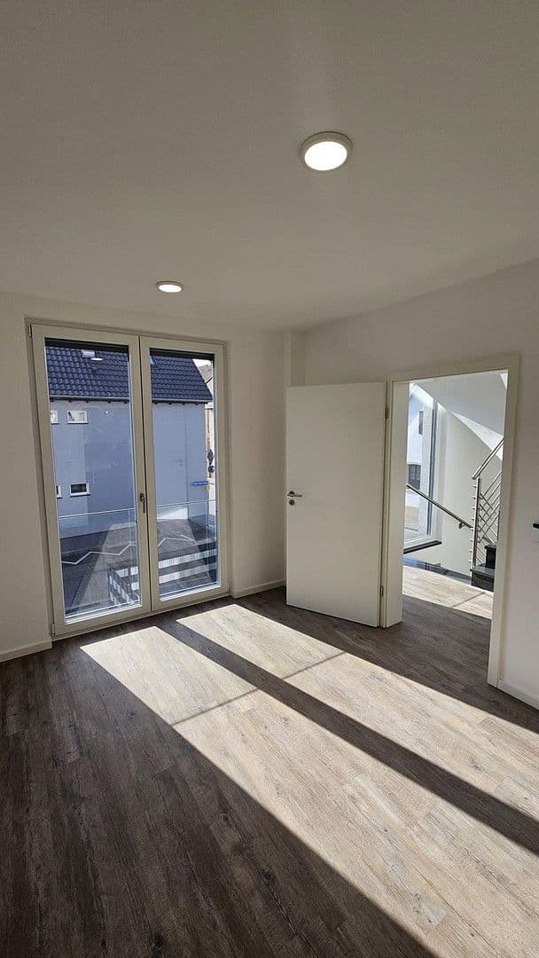 Prodej domu 167 m², pozemek 163 m², Speyerer Straße 25, Neuhofen, Porýní-Falc Prodej domu 167 m², pozemek 163 m², Speyerer Straße 25, Neuhofen, Porýní-Falc