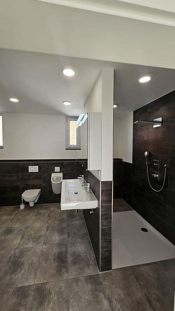 Prodej domu 167 m², pozemek 163 m², Speyerer Straße 25, Neuhofen, Porýní-Falc Prodej domu 167 m², pozemek 163 m², Speyerer Straße 25, Neuhofen, Porýní-Falc