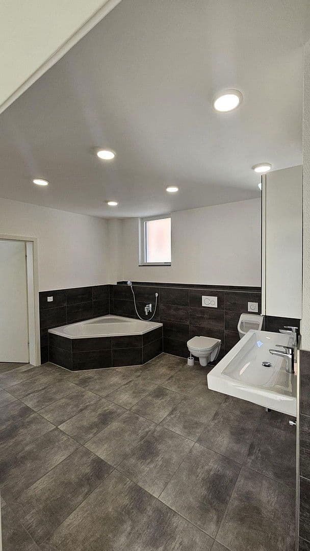 Prodej domu 167 m², pozemek 163 m², Speyerer Straße 25, Neuhofen, Porýní-Falc Prodej domu 167 m², pozemek 163 m², Speyerer Straße 25, Neuhofen, Porýní-Falc