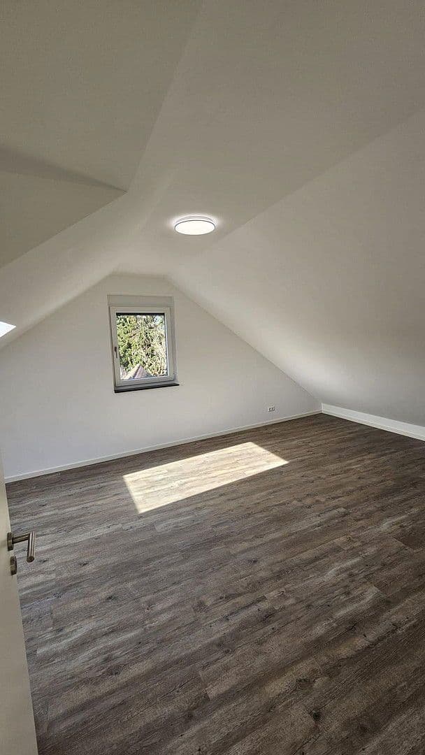 Prodej domu 167 m², pozemek 163 m², Speyerer Straße 25, Neuhofen, Porýní-Falc Prodej domu 167 m², pozemek 163 m², Speyerer Straße 25, Neuhofen, Porýní-Falc