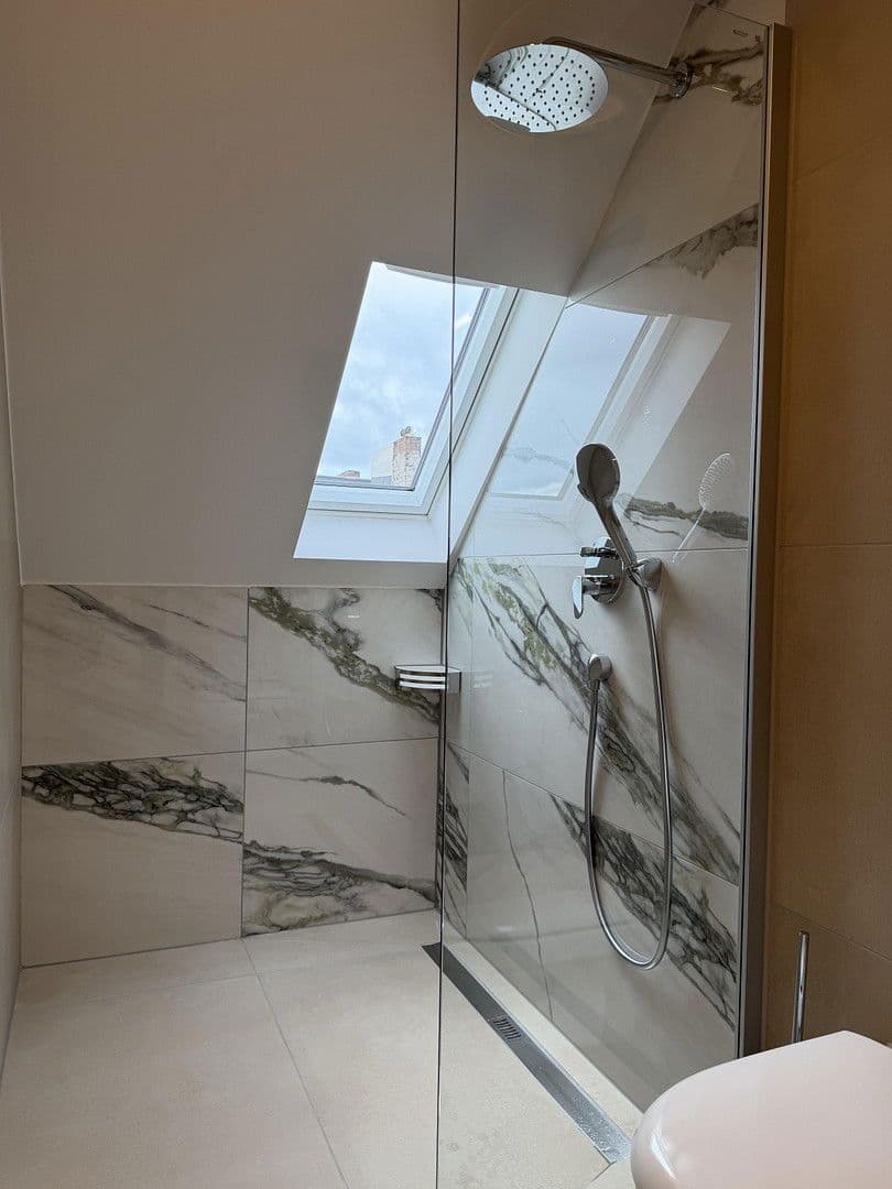 Pronájem bytu 3+1 75 m², Ebersstraße 58, Berlin, Berlín Pronájem bytu 3+1 75 m², Ebersstraße 58, Berlin, Berlín