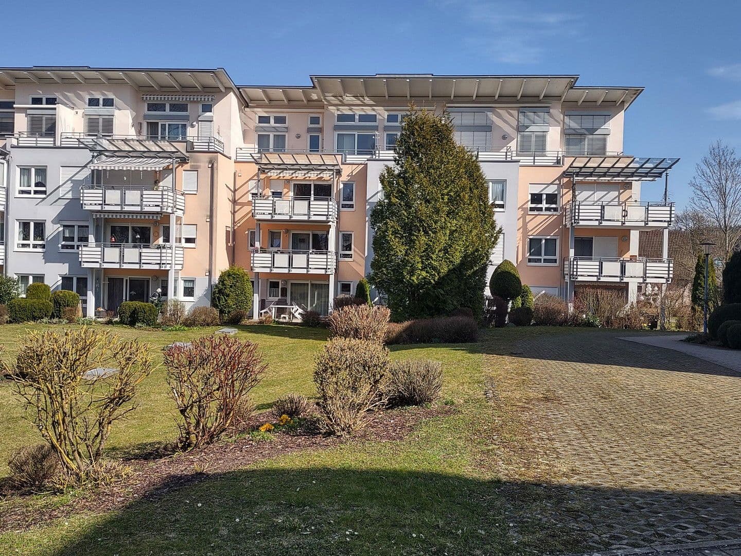 Prodej bytu 3+1 82 m², Bad Dürrheim, Bádensko-Württembersko Prodej bytu 3+1 82 m², Bad Dürrheim, Bádensko-Württembersko