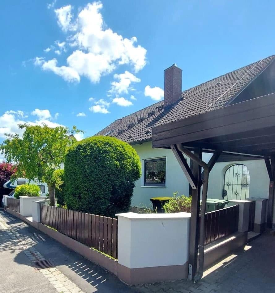 Prodej domu 245 m², pozemek 619 m², Cadolzburg, Bavorsko Prodej domu 245 m², pozemek 619 m², Cadolzburg, Bavorsko