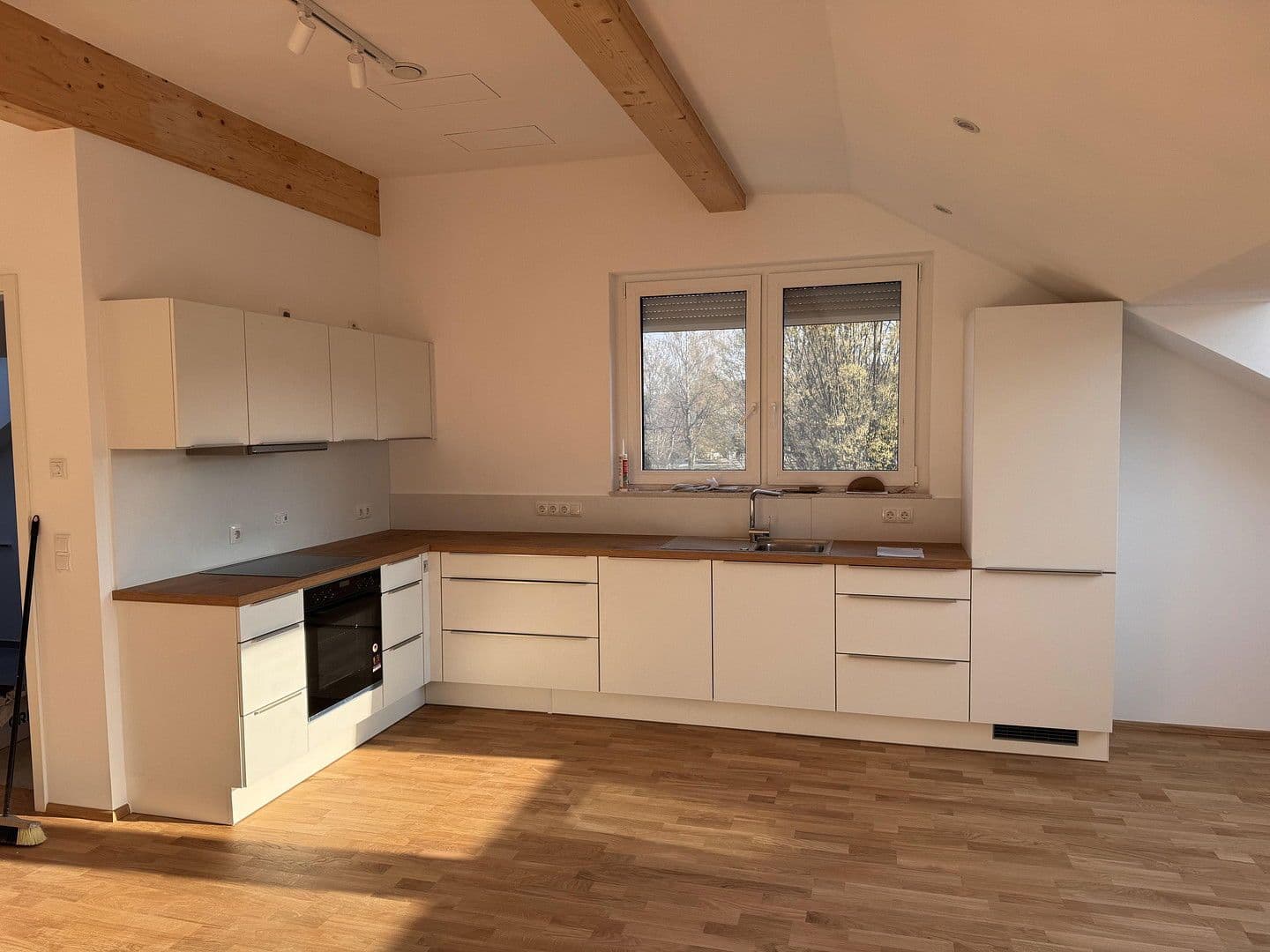 Pronájem bytu 2+1 64 m², Erdmannhausen, Bádensko-Württembersko Pronájem bytu 2+1 64 m², Erdmannhausen, Bádensko-Württembersko