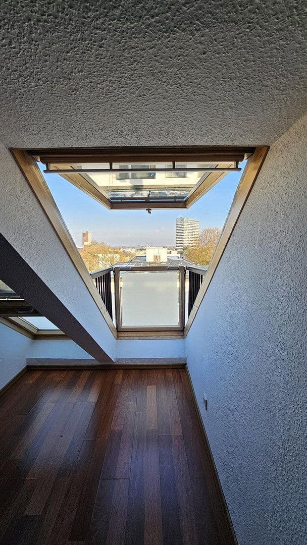 Pronájem bytu 2+1 82 m², Oberstraße 28, Mülheim an der Ruhr, Severní Porýní-Vestfálsko Pronájem bytu 2+1 82 m², Oberstraße 28, Mülheim an der Ruhr, Severní Porýní-Vestfálsko