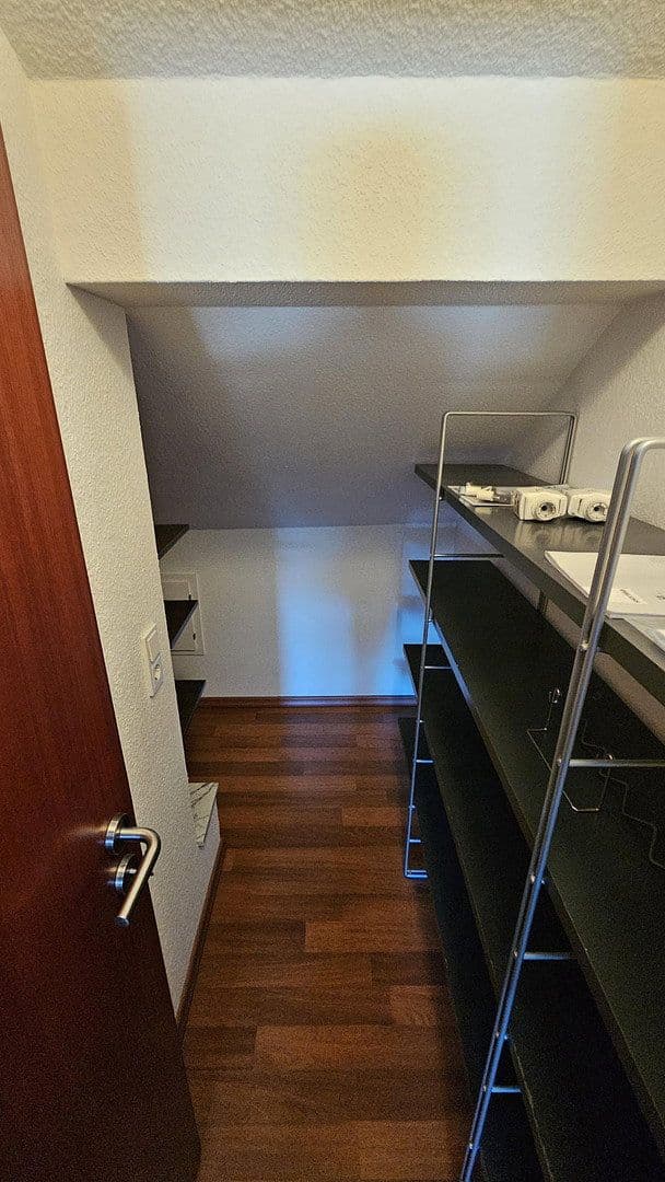 Pronájem bytu 2+1 82 m², Oberstraße 28, Mülheim an der Ruhr, Severní Porýní-Vestfálsko Pronájem bytu 2+1 82 m², Oberstraße 28, Mülheim an der Ruhr, Severní Porýní-Vestfálsko