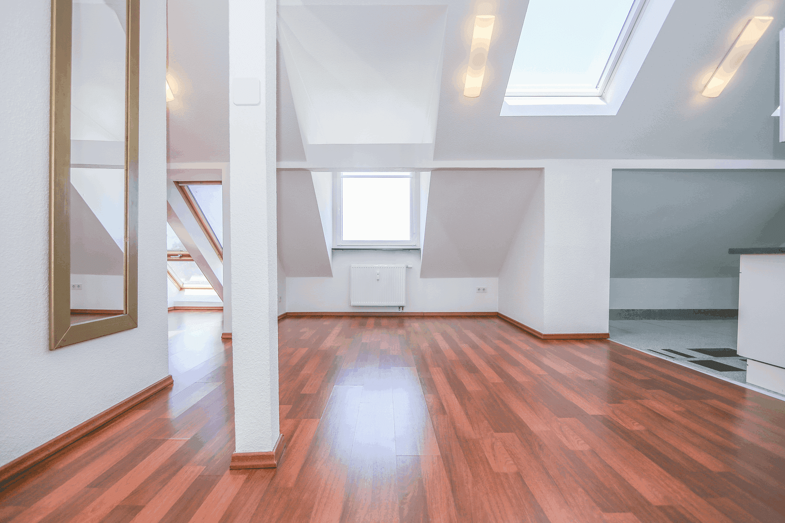 Pronájem bytu 2+1 82 m², Oberstraße 28, Mülheim an der Ruhr, Severní Porýní-Vestfálsko Pronájem bytu 2+1 82 m², Oberstraße 28, Mülheim an der Ruhr, Severní Porýní-Vestfálsko