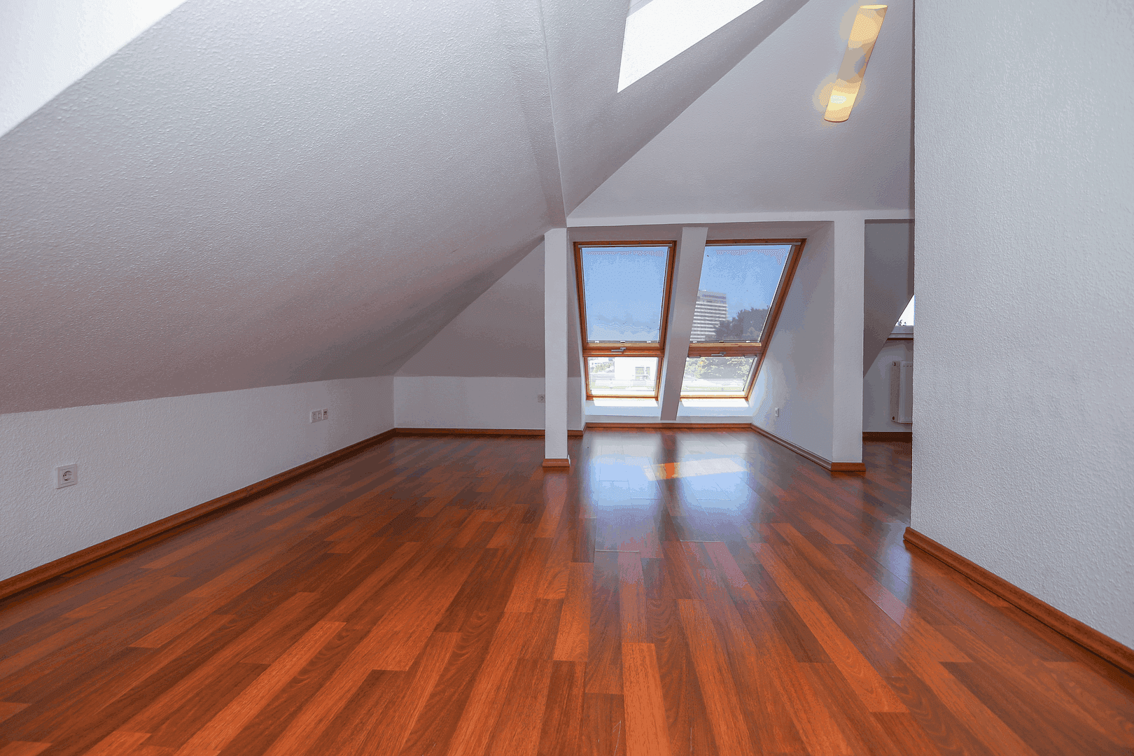 Pronájem bytu 2+1 82 m², Oberstraße 28, Mülheim an der Ruhr, Severní Porýní-Vestfálsko Pronájem bytu 2+1 82 m², Oberstraße 28, Mülheim an der Ruhr, Severní Porýní-Vestfálsko