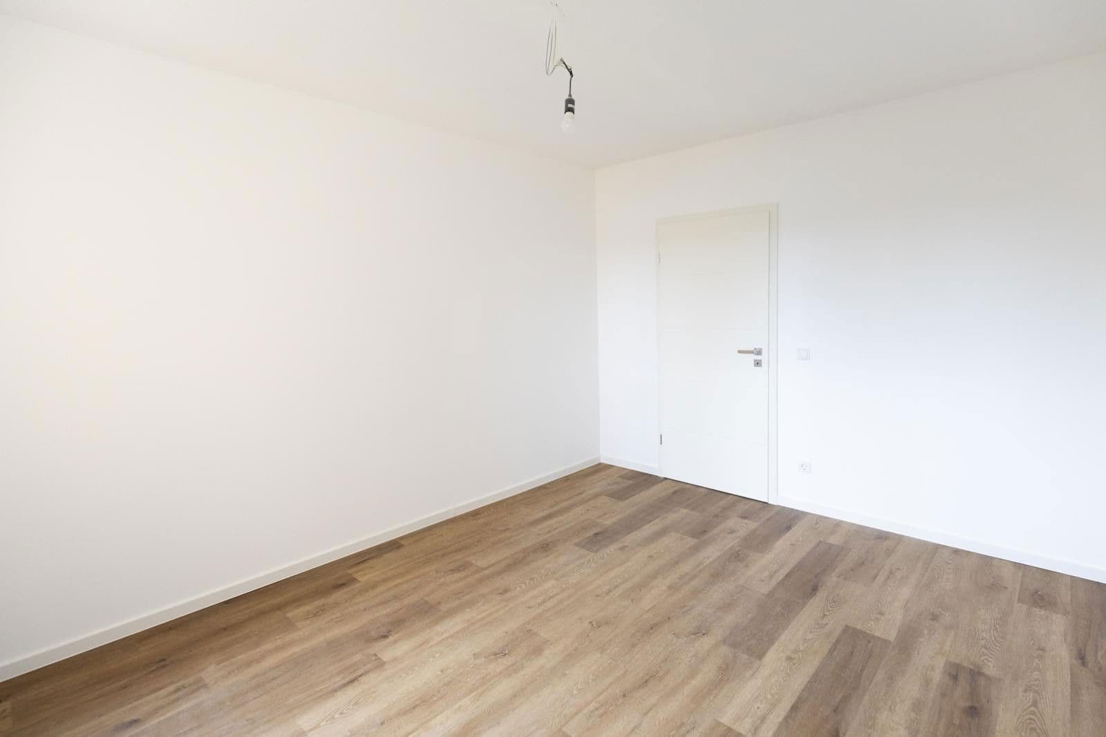 Pronájem bytu 3+1 85 m², Petersauracher Str. 39, Nürnberg, Bavorsko Pronájem bytu 3+1 85 m², Petersauracher Str. 39, Nürnberg, Bavorsko