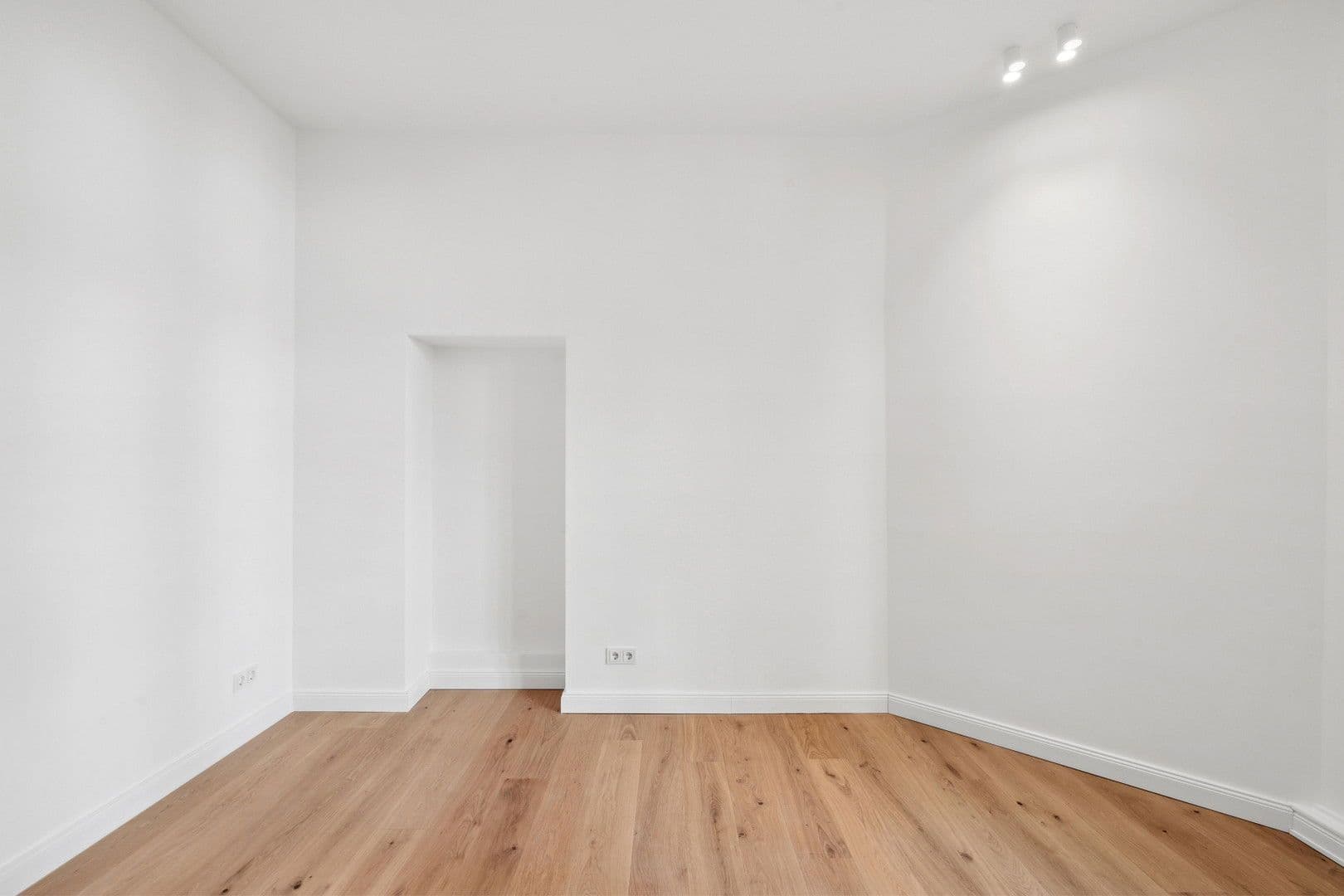 Prodej bytu 1+1 31 m², Weserstraße 54, neukölln, Berlín Prodej bytu 1+1 31 m², Weserstraße 54, neukölln, Berlín