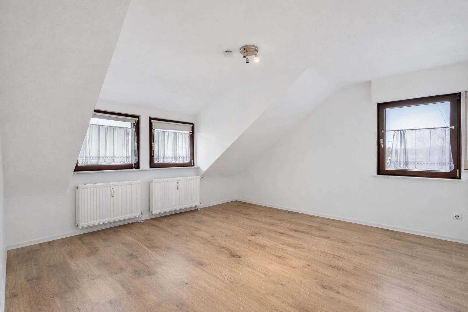 Pronájem bytu 3+1 89 m², Seligenstadt, Hessen Pronájem bytu 3+1 89 m², Seligenstadt, Hessen