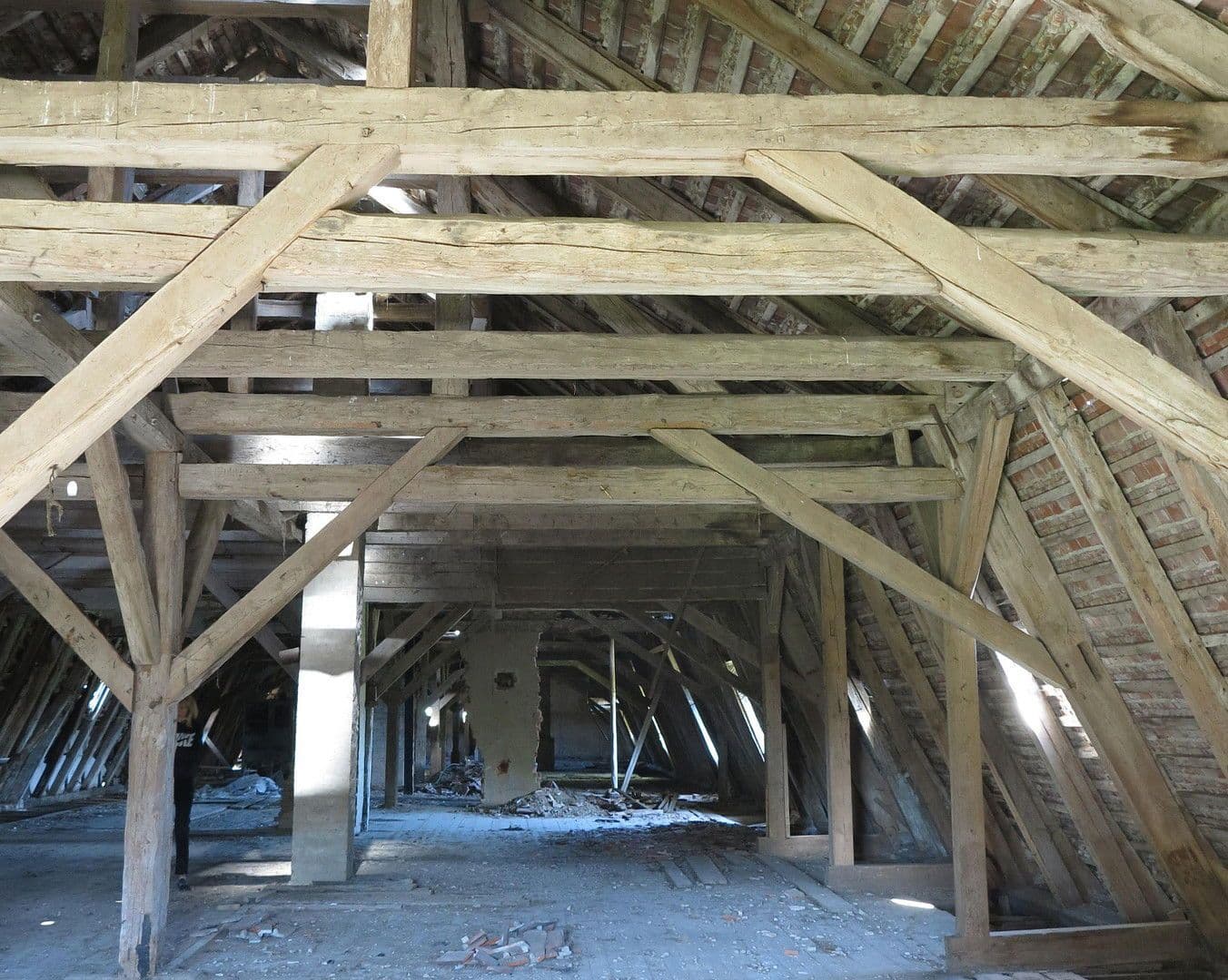 Prodej domu 1.200 m², pozemek 7.000 m², Ivenack, Mecklenburg-Vorpommern Prodej domu 1.200 m², pozemek 7.000 m², Ivenack, Mecklenburg-Vorpommern