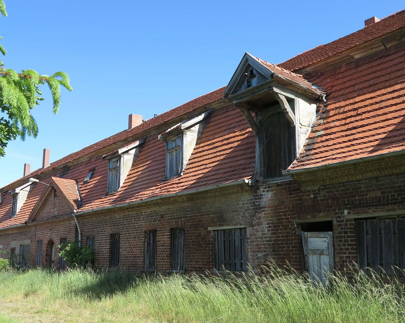 Prodej domu 1.200 m², pozemek 7.000 m², Ivenack, Mecklenburg-Vorpommern Prodej domu 1.200 m², pozemek 7.000 m², Ivenack, Mecklenburg-Vorpommern