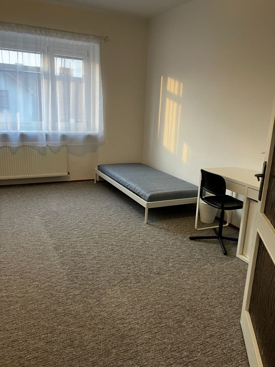 Pronájem bytu 3+1 90 m², Krkoškova, Brno, Jihomoravský kraj Pronájem bytu 3+1 90 m², Krkoškova, Brno, Jihomoravský kraj