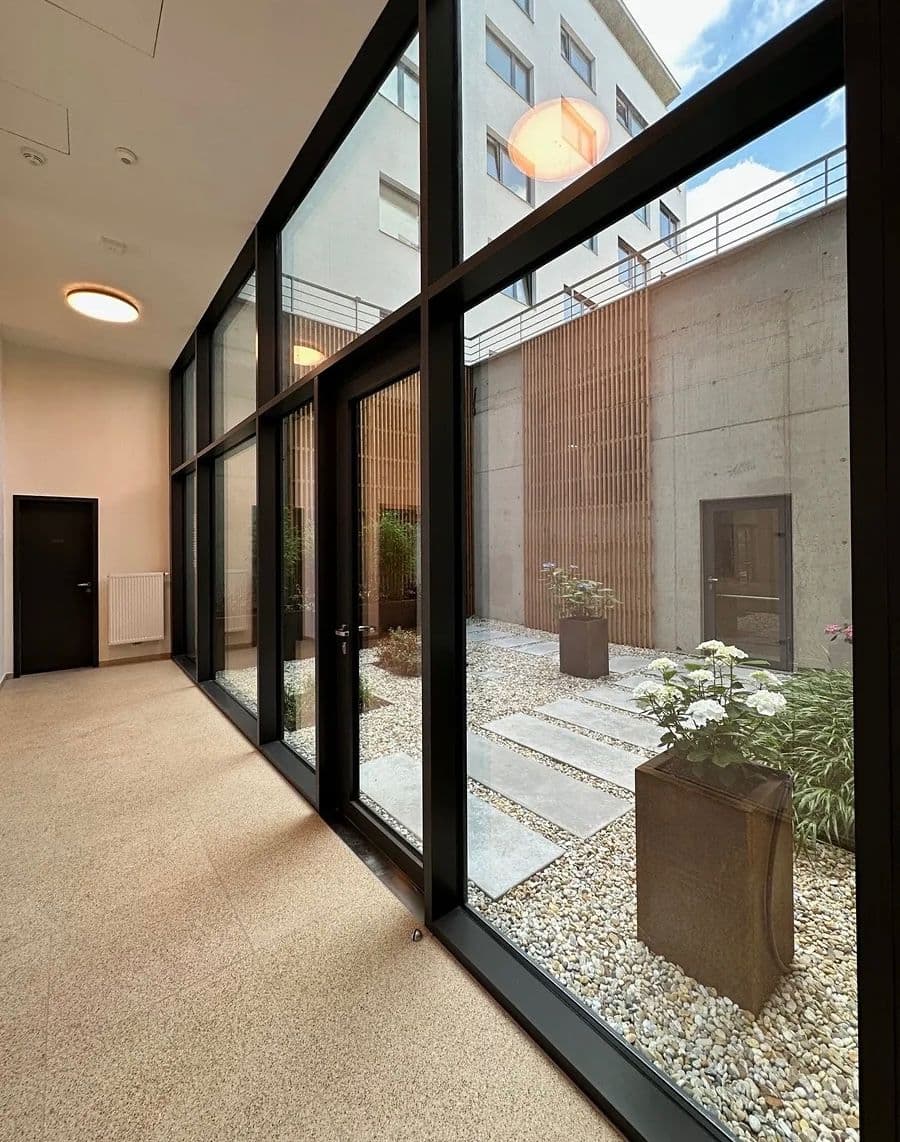 Pronájem bytu 1+kk 33 m², Opuštěná, Brno, Jihomoravský kraj Pronájem bytu 1+kk 33 m², Opuštěná, Brno, Jihomoravský kraj