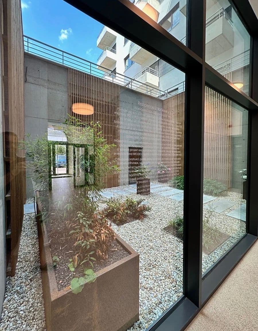 Pronájem bytu 1+kk 33 m², Opuštěná, Brno, Jihomoravský kraj Pronájem bytu 1+kk 33 m², Opuštěná, Brno, Jihomoravský kraj