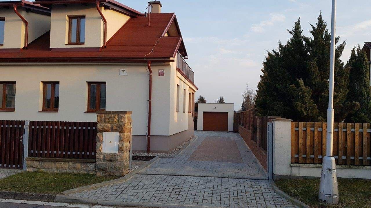 Pronájem domu 220 m², pozemek 431 m², Krapkova, Hradec Králové, Královéhradecký kraj Pronájem domu 220 m², pozemek 431 m², Krapkova, Hradec Králové, Královéhradecký kraj