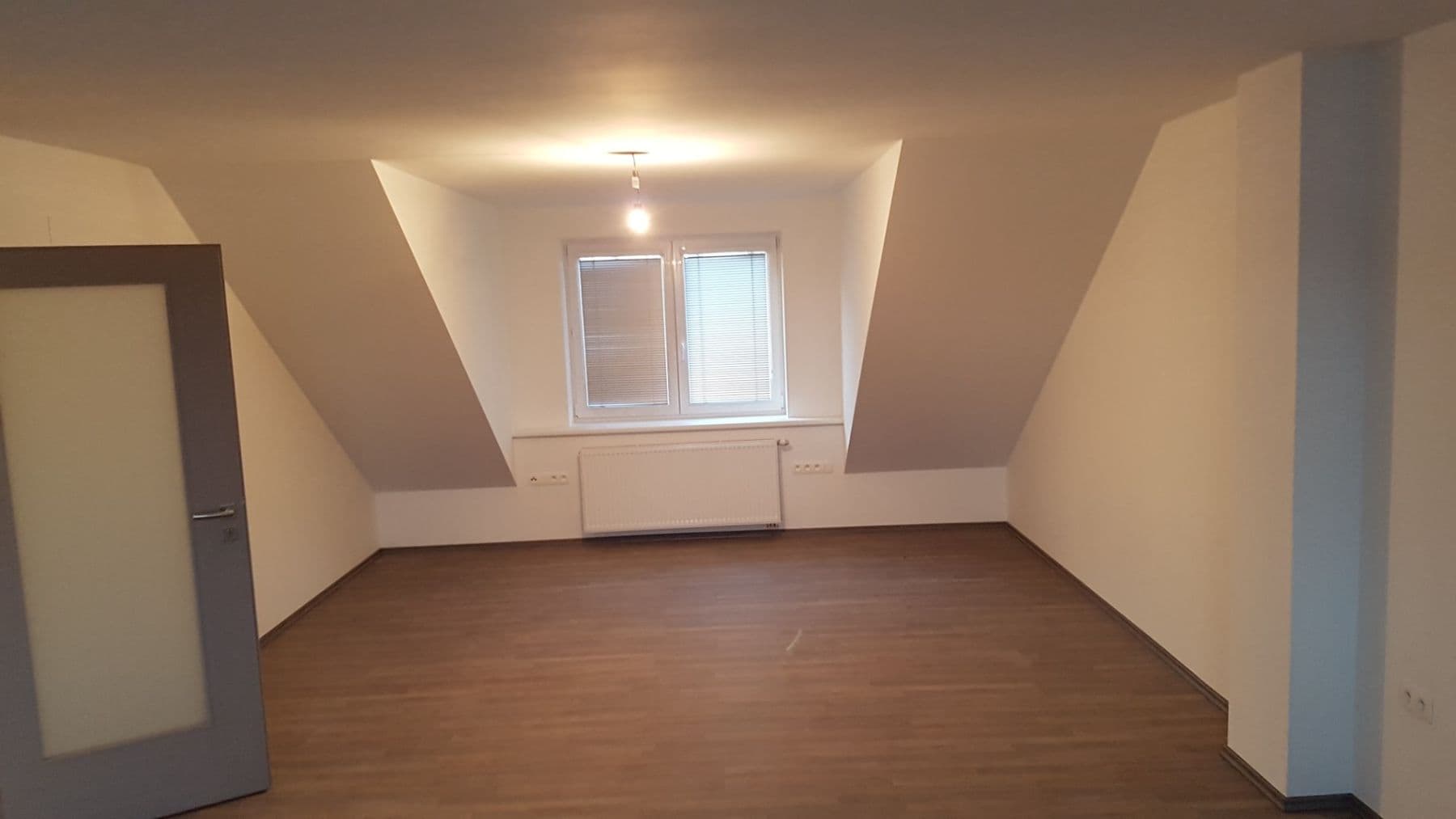 Pronájem domu 220 m², pozemek 431 m², Krapkova, Hradec Králové, Královéhradecký kraj Pronájem domu 220 m², pozemek 431 m², Krapkova, Hradec Králové, Královéhradecký kraj