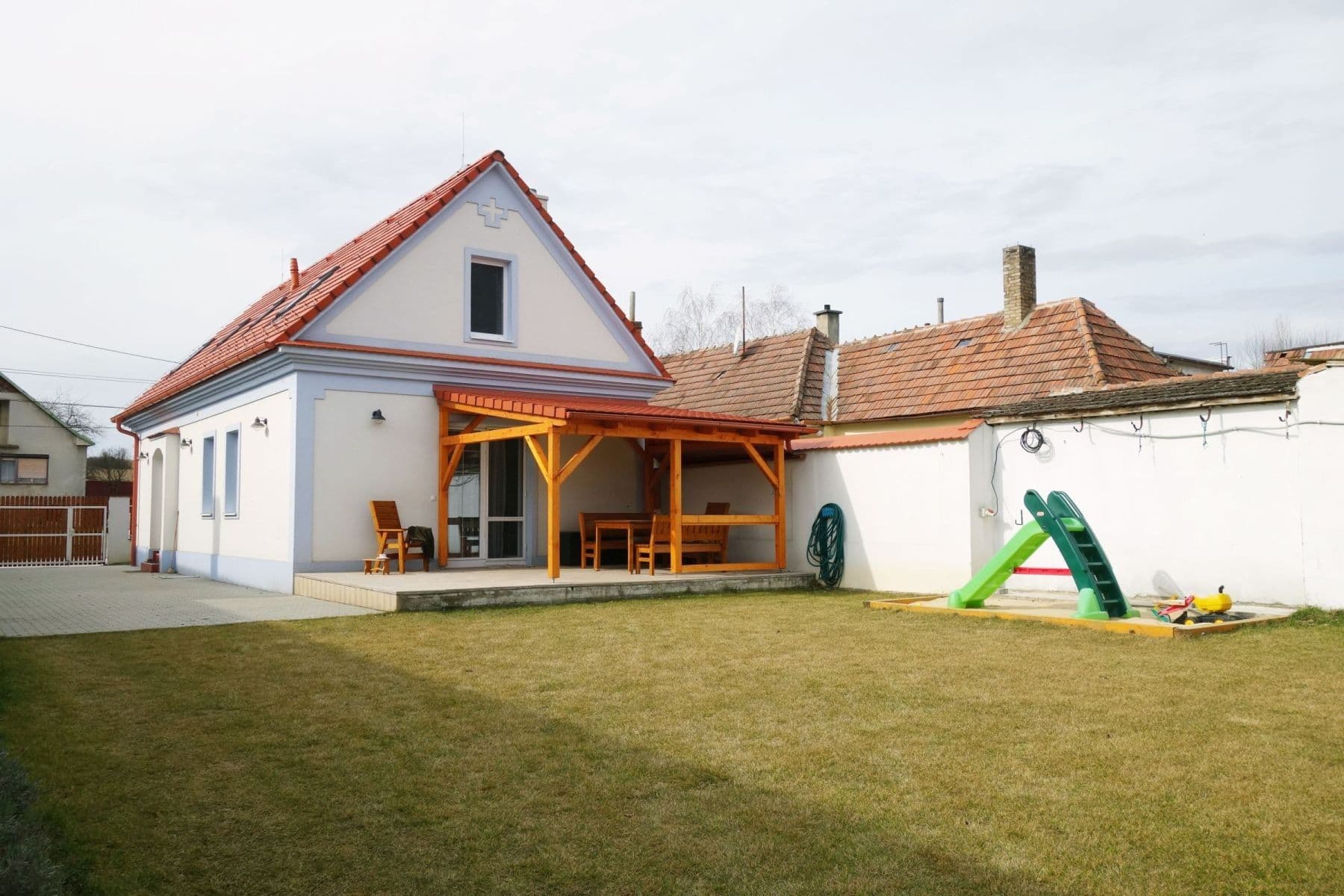 Prodej domu 759 m², pozemek 133 m², Lošonec, Trnavský kraj Prodej domu 759 m², pozemek 133 m², Lošonec, Trnavský kraj