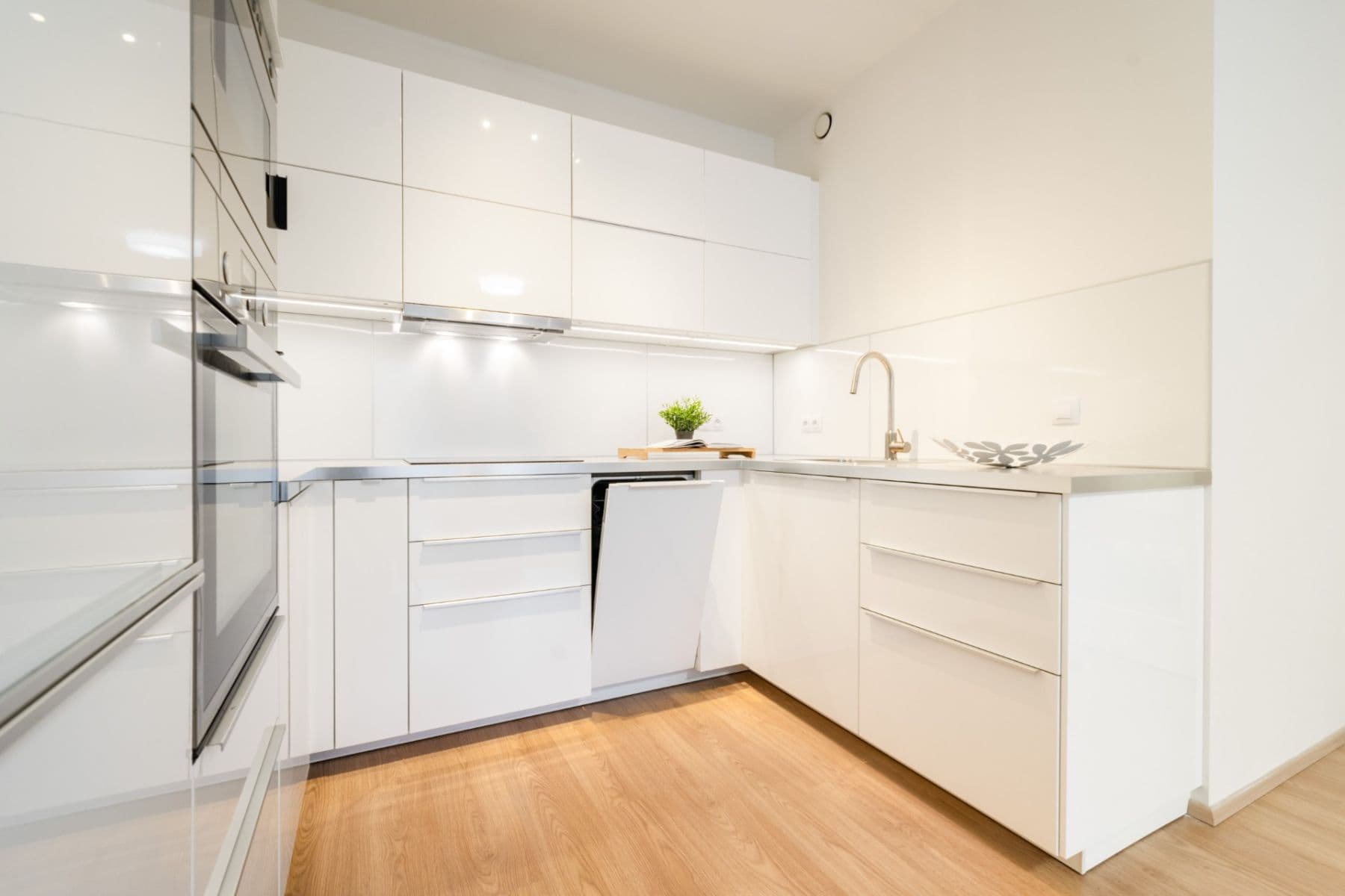 Pronájem bytu 2+kk 58 m², Na Zlatě, Praha, Praha Pronájem bytu 2+kk 58 m², Na Zlatě, Praha, Praha