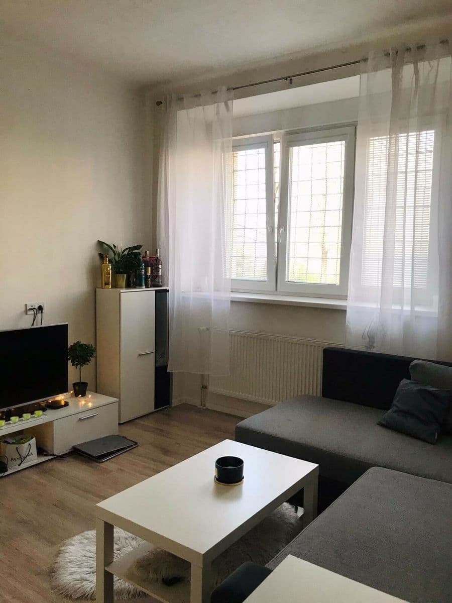Prodej bytu 2+kk 50 m², Na Jezerce, Praha, Praha Prodej bytu 2+kk 50 m², Na Jezerce, Praha, Praha
