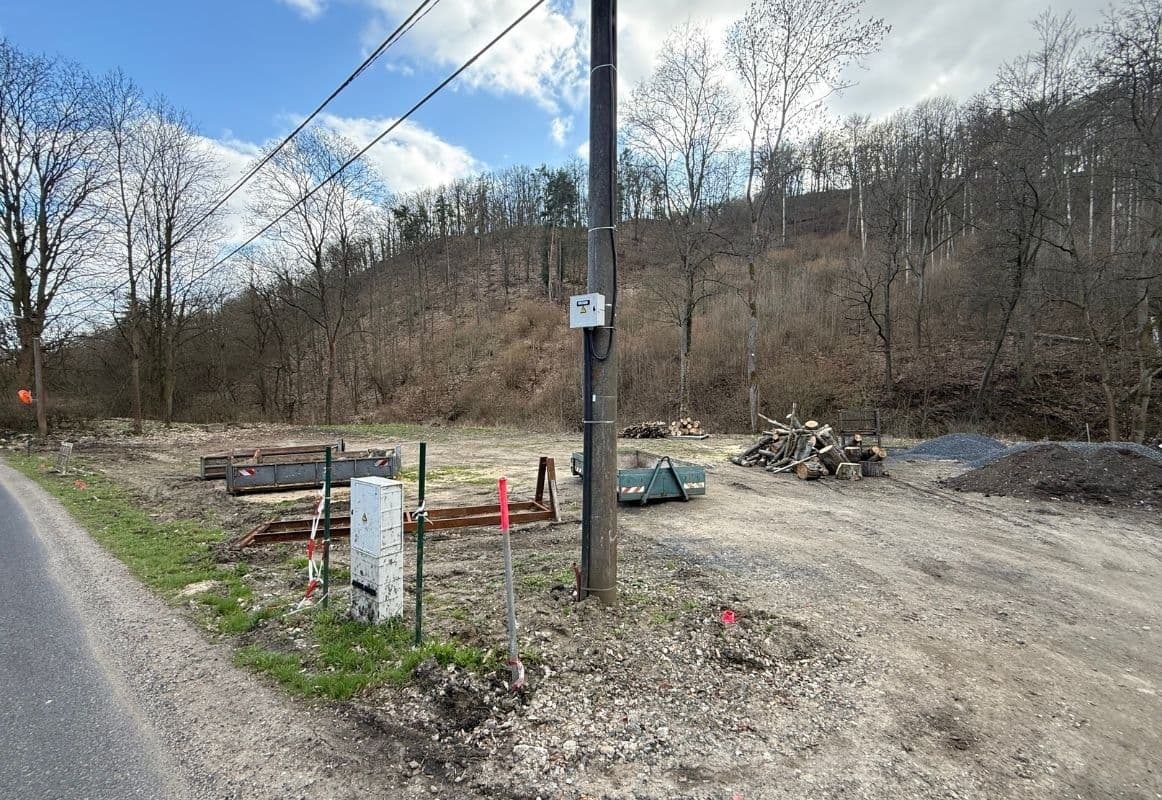 Prodej pozemku 1.842 m², Ryjice, Ústecký kraj Prodej pozemku 1.842 m², Ryjice, Ústecký kraj