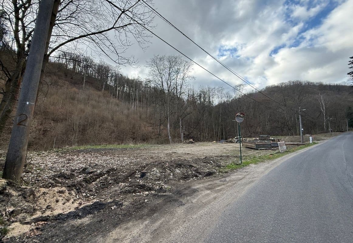 Prodej pozemku 1.842 m², Ryjice, Ústecký kraj Prodej pozemku 1.842 m², Ryjice, Ústecký kraj