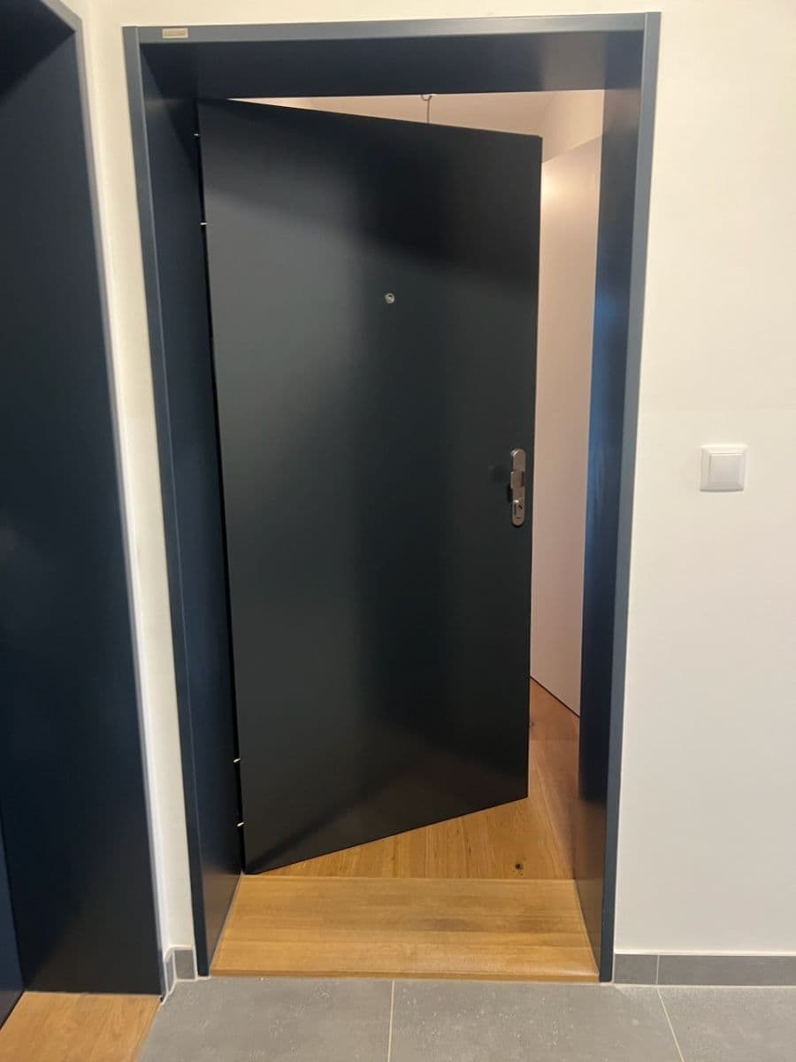 Pronájem bytu 1+kk 32 m², Strážovická, Praha, Praha Pronájem bytu 1+kk 32 m², Strážovická, Praha, Praha