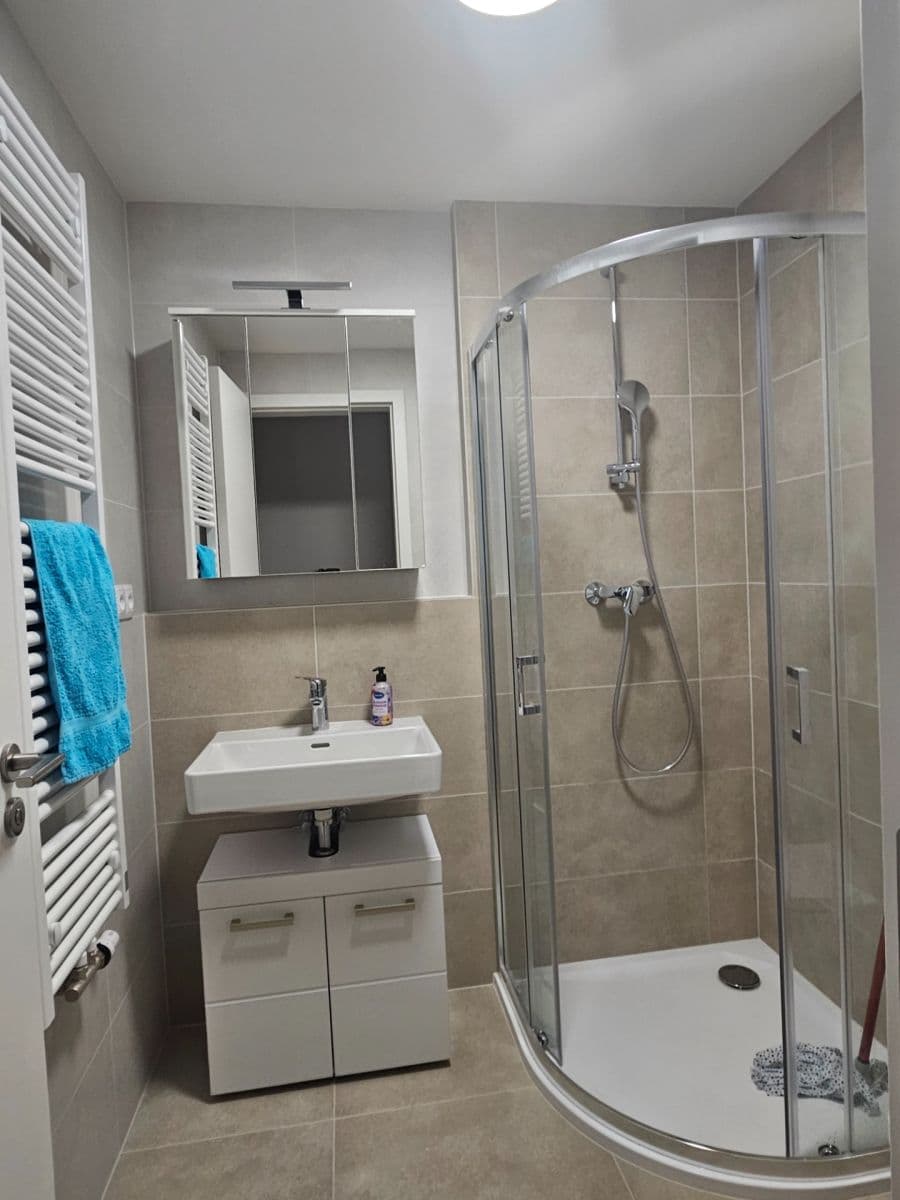 Pronájem bytu 1+kk 32 m², Strážovická, Praha, Praha Pronájem bytu 1+kk 32 m², Strážovická, Praha, Praha