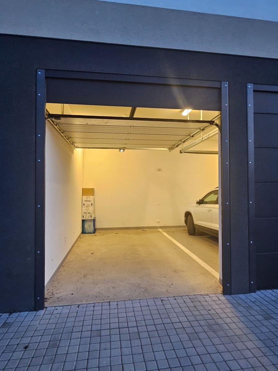 Pronájem bytu 1+kk 32 m², Strážovická, Praha, Praha Pronájem bytu 1+kk 32 m², Strážovická, Praha, Praha