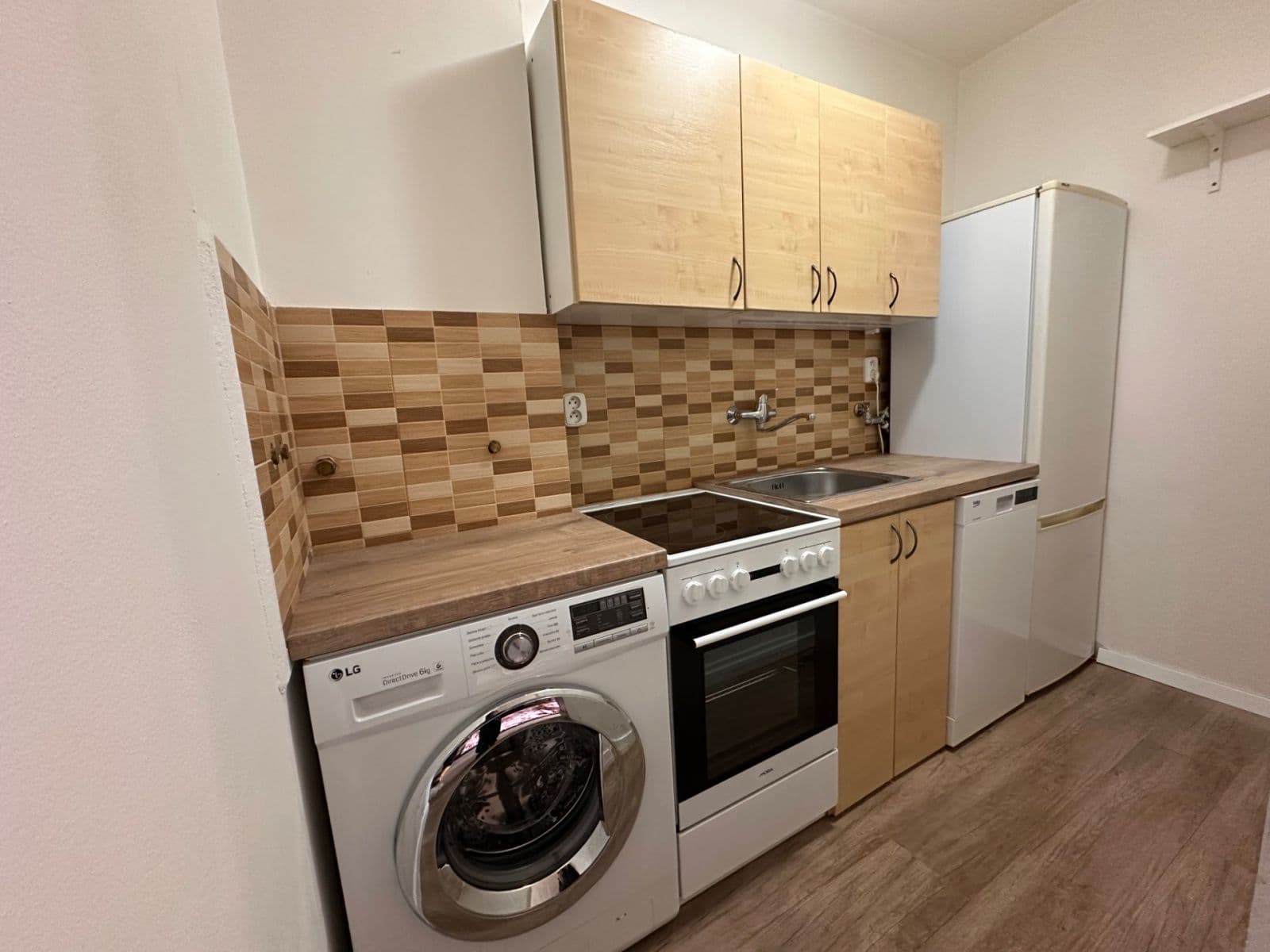 Pronájem bytu 1+kk 27 m², České družiny, Praha, Praha Pronájem bytu 1+kk 27 m², České družiny, Praha, Praha