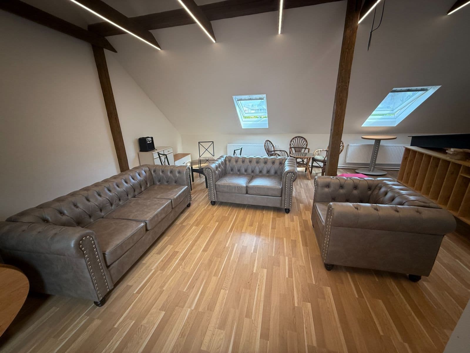 Pronájem bytu Garsoniéra 85 m², U Kaple, Ostopovice, Jihomoravský kraj Pronájem bytu Garsoniéra 85 m², U Kaple, Ostopovice, Jihomoravský kraj