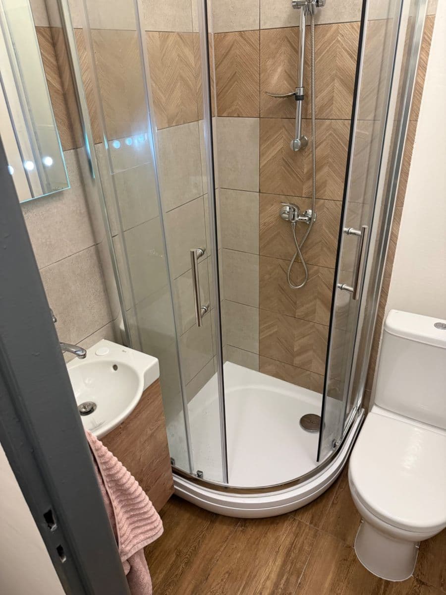 Pronájem bytu 1+kk 19 m², Nádražní, Ostrava, Moravskoslezský kraj Pronájem bytu 1+kk 19 m², Nádražní, Ostrava, Moravskoslezský kraj