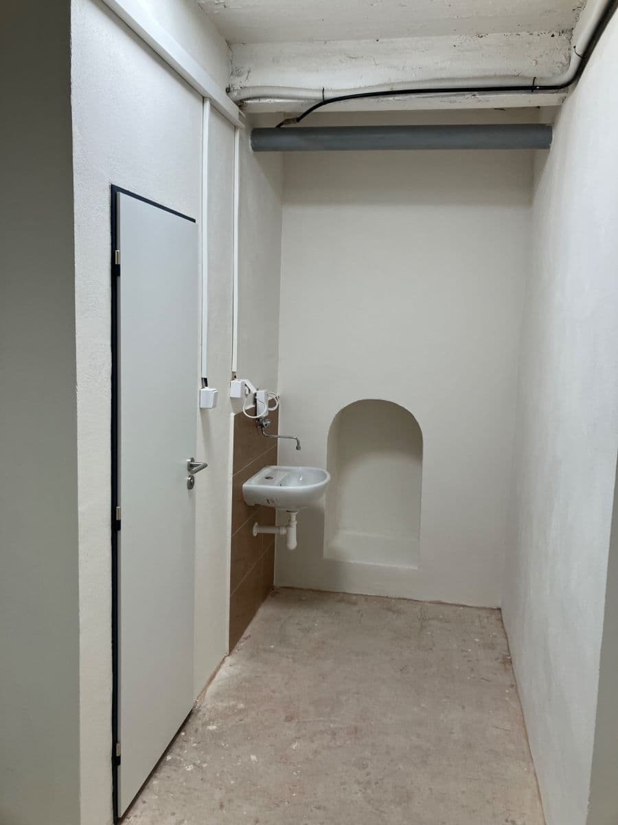 Pronájem nebytového prostoru 34 m², Na Zámyšli, Praha, Praha Pronájem nebytového prostoru 34 m², Na Zámyšli, Praha, Praha