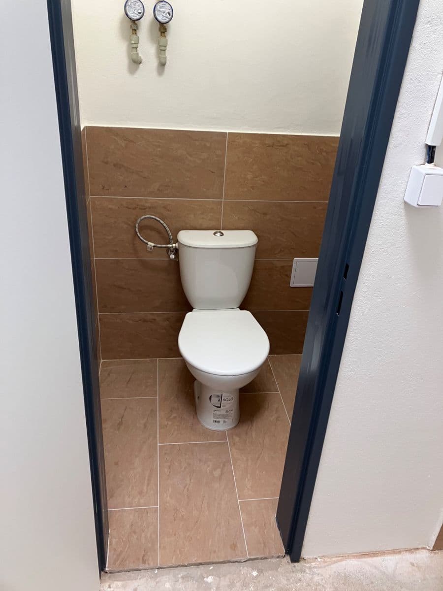 Pronájem nebytového prostoru 34 m², Na Zámyšli, Praha, Praha Pronájem nebytového prostoru 34 m², Na Zámyšli, Praha, Praha