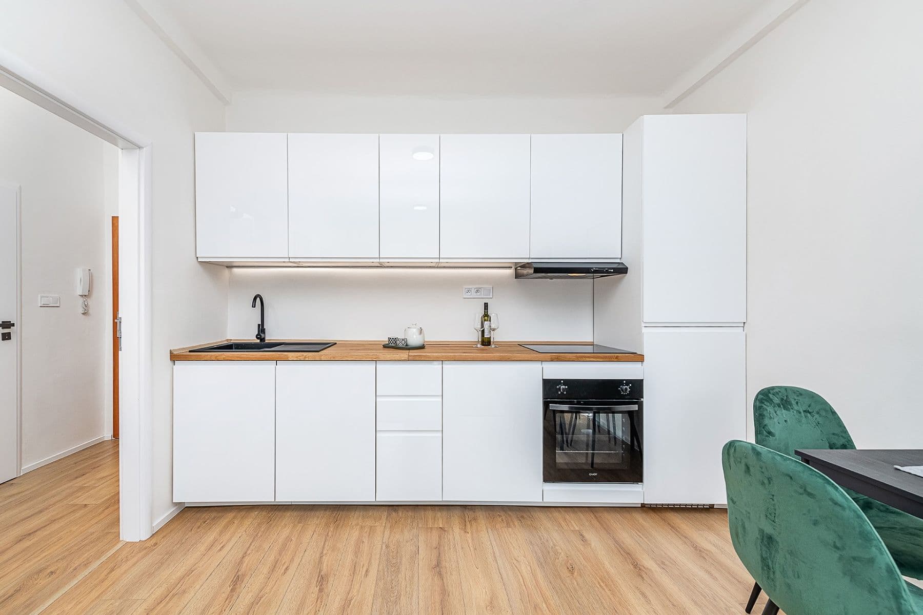 Prodej bytu 2+kk 39 m², Průběžná, Praha, Praha Prodej bytu 2+kk 39 m², Průběžná, Praha, Praha